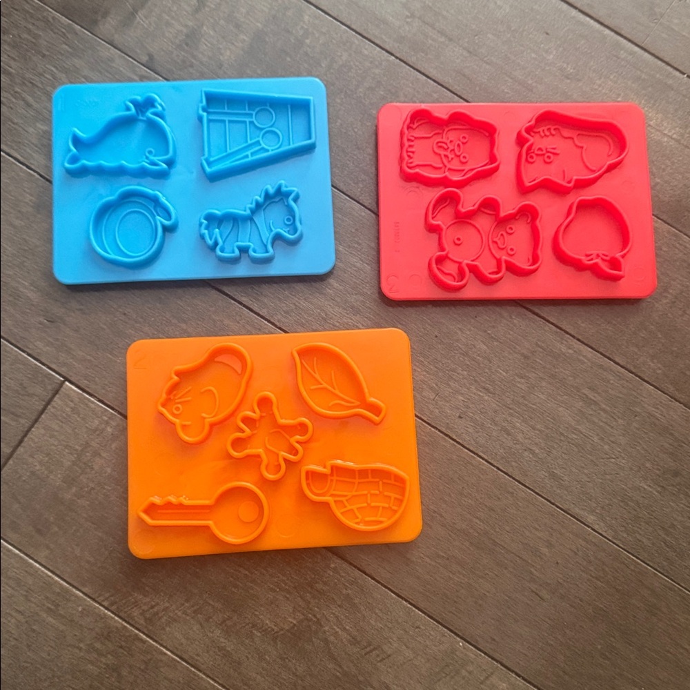 Colorful Play-Doh Set - Picture 3 of 5